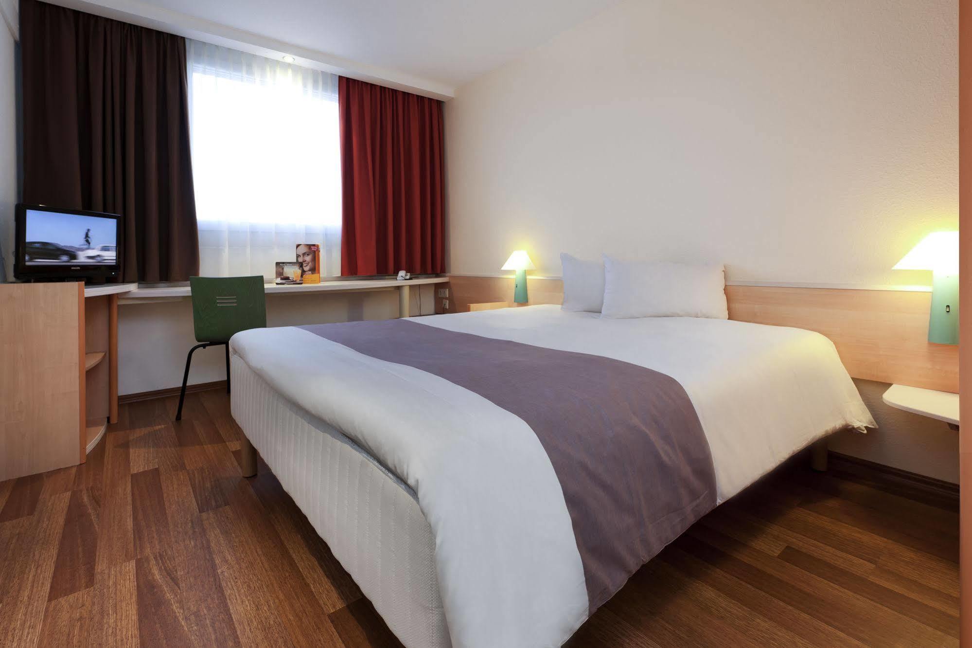 Ibis Berlin Dreilinden Hotel Kleinmachnow Eksteriør billede